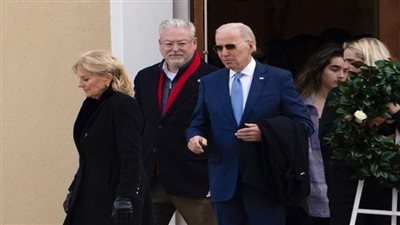 بايدن وأفراد أسرته يحيون الذكرى الـ50 لوفاة زوجته وابنته