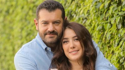  بكلمات مليئة بالغزل والحب،.. النجمة السورية كندة علوش تحتفل بعيد ميلاد عمرو يوسف