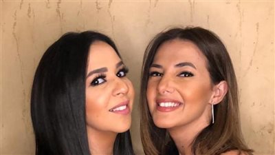 دنيا سمير غانم وشقيقتها إيمي يتصدرات السوشيال ميديا.. ما القصة؟