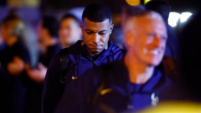 شاهد.. ملامح الحزن على لاعبي المنتخب الفرنسي ويتقدمهم النجم الشاب كيليان مبابي