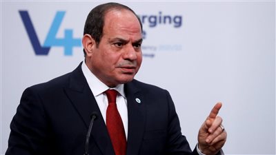 مصر.. إشادة بتوجيهات السيسي بسرعة الإفراج عن البضائع بالموانئ 