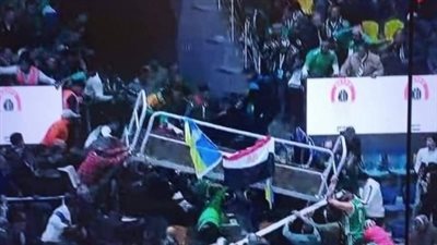 القصة الكاملة بشأن انهيار مدرج حسن مصطفى أثناء مباراة الأهلي المصري والاتحاد السكندري لكرة السلة