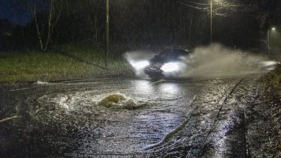 مخاوف من إلغاء احتفالات رأس السنة بسبب الأمطار في بريطانيا