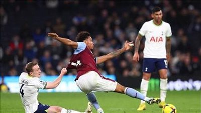 الدوري الإنجليزي الممتاز.. آمال توتنهام Tottenham في المربع الذهبي تتلقى ضربة قوية 