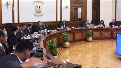 رئيس الوزراء يتابع أولويات الإفراج عن السلع والبضائع من الموانئ وتوازن الأسعار