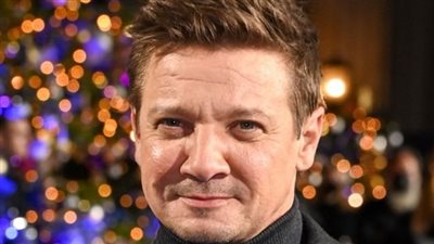 المتحدث باسم الممثل العالمي جيريمي رينر يكشف كواليس حالة الأخير الصحية (تفاصيل لأول مرة)