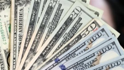 البيع والشراء.. مفاجأة مدوية حول سعر الدولار مقابل الجنيه المصري في نشرة أسعار الصرف بالبنك الأهلي