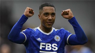  صحيفة بريطانية: آرسنال يراقب المفاوضات الجارية بين ليستر سيتي والبلجيكي يوري تيلمانز.. فهل يجدد عقده؟