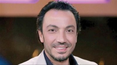 تصدر التريند.. كيف نعي الفنان المصري طارق لطفي والدته؟ (كلمات مؤثرة)