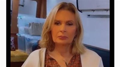 ماذا قالت النجمة المصرية يسرا في رسالتها للفنان طارق لطفى بعد رحيل والدته؟ 