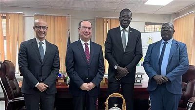 سفير مصر في جنوب السودان يلتقي وزير العمل