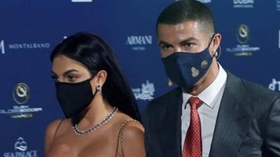 مرتدية عباءة سوداء مفتوحة.. فيديوهات وصور جورجينا صديقة كرستيانو رونالدو تشعل مواقع التواصل 