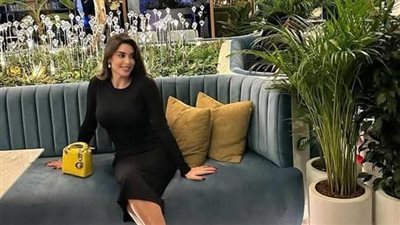 بإطلالة انيقة ولافته.. الفنانة المصرية ياسمين صبري تتصدر التريند (صور)