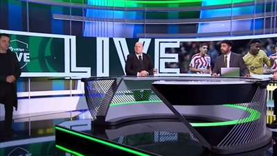 مفاجأة مُذهلة.. تشافي يظهر في مكانين بآن واحد 