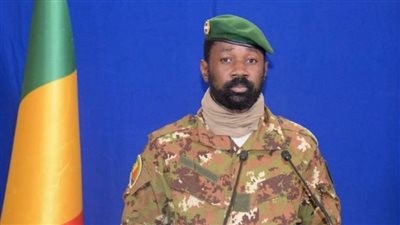 الرئيس الانتقالي المالي يلتقي وزيرَ الخارجية الجزائري