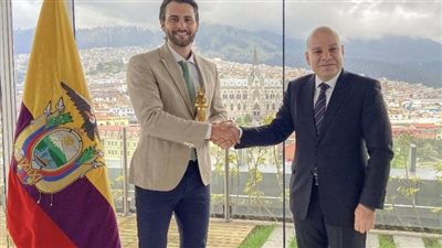 سفير مصر في كيتو يلتقي وزير السياحة الإكوادوري