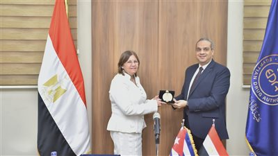 رئيس هيئة الدواء المصرية يستقبل نائب وزير الصحة الكوبي 
