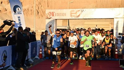وزير الرياضة ومحافظ الأقصر يطلقان إشارة بدء ماراثون الأقصر الدولى بمشاركة ٤٢ دولة
