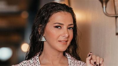 دنيا سمير غانم تشارك رفقة بيومي فؤاد في تحدي الرقص على طريقة مسلسل Wednesday (فيديو)