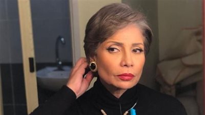  من هي الفنانة المصرية 