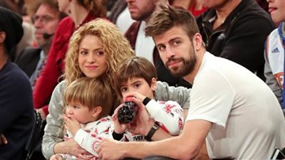 سر هجوم نجمة البوب العالمية شاكيرا على جيرارد بيكيه وحبيبته الجديدة كلارا كيا مارتي