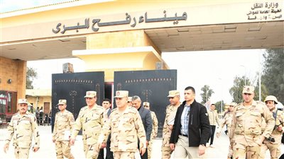 مصر.. أسامة عسكر يتفقد عناصر القوات المسلحة وعدد من المشروعات التنموية بشمال سيناء