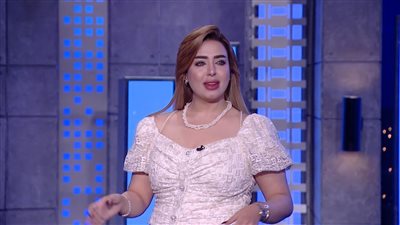 إثارة ولبس فاضح.. القصة الكاملة لوقف برنامج منى العمدة على قناة النهار