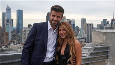 تصاعد الحرب البادرة بين بيكيه وشاكيرا.. استفزاز من نوع جديد (فيديو)