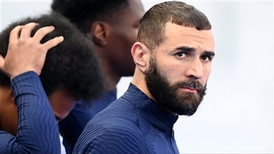 حقيقة وضع إدارة نادي النصر الفرنسي كريم بنزيما Karim Benzema على رأس أولويات الفريق 