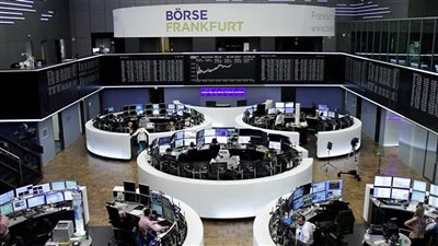 تراجع الأسهم الأوروبية في بداية تعاملات الخميس.. بفضل هبوط قطاع السيارات