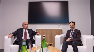 وزير الخارجية السعودي يلتقي نظيره العراقي في دافوس