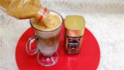 طريقة عمل النسكافيه بالمضرب.. وصفات سهلة لصنع رغوة القهوة سريعة التحضير