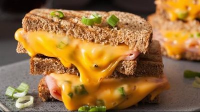 استخدامات الجبنة المطبوخة.. وصفات متنوعة للأطفال أهمها مافن وبسكويت