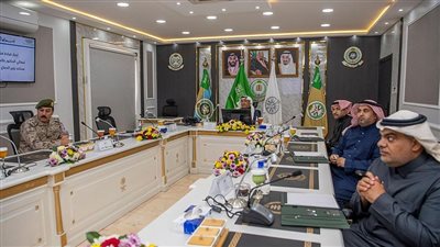 السعودية.. مساعد وزير الدفاع للشؤون التنفيذية يزور قيادة منطقة الطائف ومستشفيات القوات المسلحة