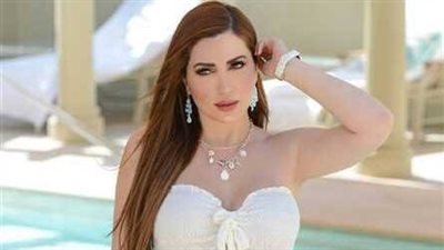  الفنانة نسرين طافش تتصدر التريند بسبب فيديو لها وهي ترقص السالسا مع مدربها الخاص