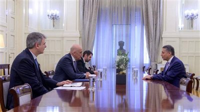 وزير الخارجية اليوناني يستقبل السفير المصري في أثينا