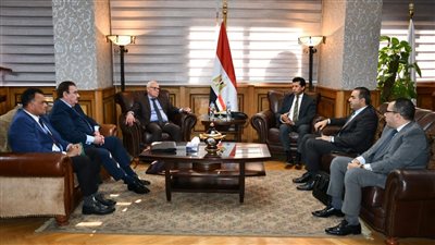 وزير الرياضة ومحافظ بورسعيد يتفقان على البدء فى تنفيذ أعمال إنشاء استاد بورسعيد