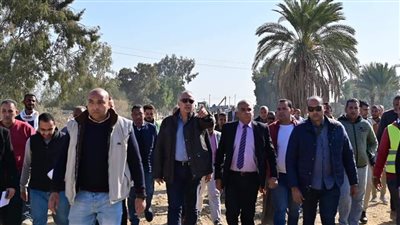 وزير الري يتفقد أعمال تأهيل الجنابية اليمني الثانية لبحر إمتداد قارون