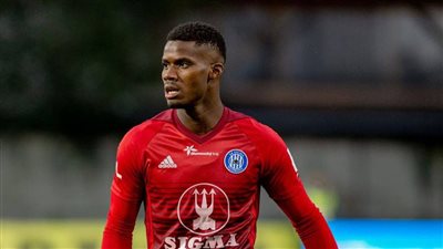 لاعب فرنسي يُعلن انضمامه إلى الأهلي المصري.. من هو فلورنت بولولو؟