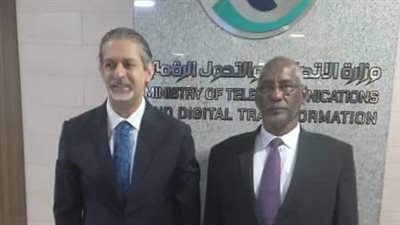 سفير مصر لدى السودان يلتقي مع وزير الاتصالات والتحول الرقمي