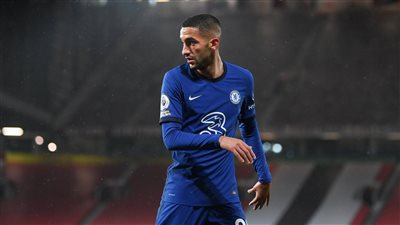 ما وراء عودة حكيم زياش لاعب تشيلسي الإنجليزي لاهتمامات نادي برشلونة الإسباني مرة أخرى؟