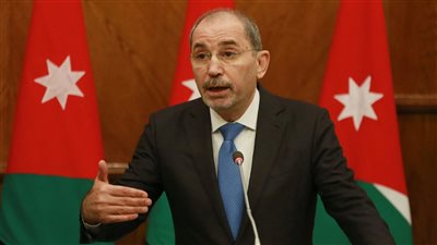وزير الخارجية الأردني يتلقى اتصالًا من المفوض العام للأونروا