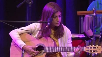 من هي المطربة المصرية رانيا شعلان التي تصدرت السوشيال ميديا؟ (صور)