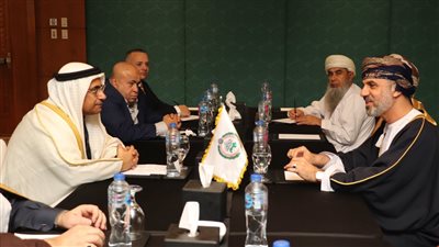 العسومي يبحث ورئيس مجلس الشورى بسلطنة عمان المستجدات على الساحة العربية