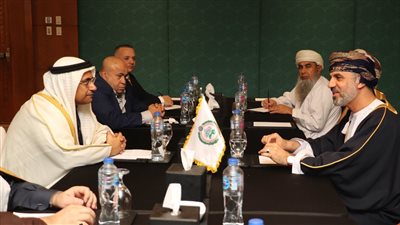 العسومي يبحث ورئيس مجلس الشورى بسلطنة عمان المستجدات على الساحة العربية