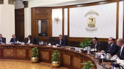 رئيس الوزراء يتابع خطة الحكومة لتعزيز الاستثمارات في سوق الأوراق المالية