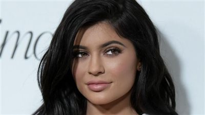 شاهد صور كايلي جينر الأخت الغير شقيقة لكيم كاردشيان (أبرز المعلومات)