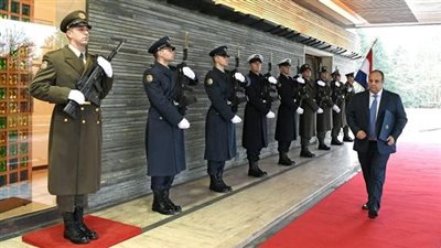 السفير المصري لدى كرواتيا يسلم أوراق اعتماده للرئيس الكرواتي