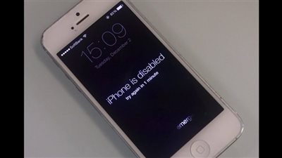 بيع هاتف أيفون قديم بعشرات الآلاف من الدولارات.. اعرف السبب