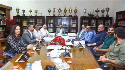 مجلس إدارة الأهلي المصري يعتمد التجديد لمديري الأفرع